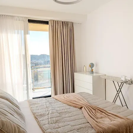 Quiet 1-bedroom New Building With View * Tirana